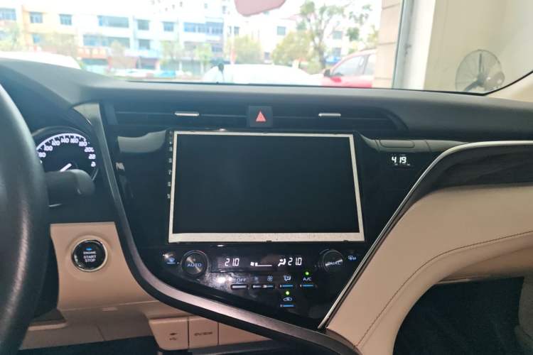 Used Toyota Camry 2019 2.0E Elite Edition China VI Standard Audio And AC Panel