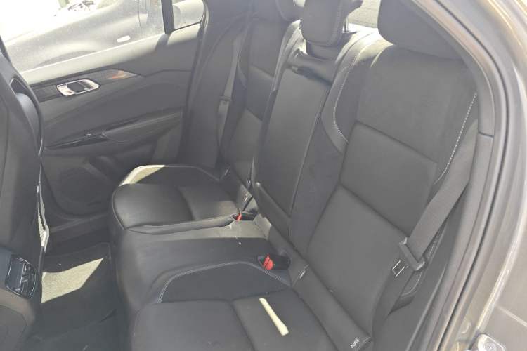 Used Lynk & Co 03 2022 2.0TD DCT JingPro Left Rear Seat