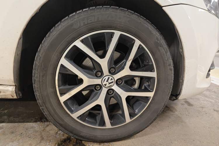 Used Volkswagen Polo 2016 1.6L Automatic Comfort Model
