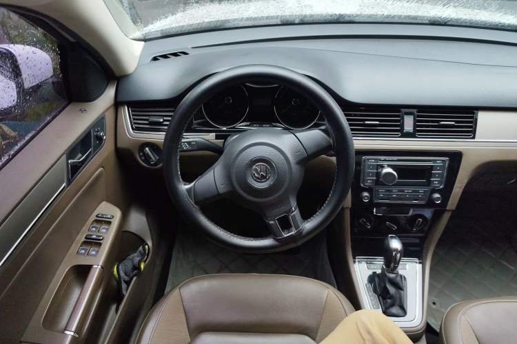 Used Volkswagen Bora 2014 1.6L Automatic Comfort Model Steering Wheel