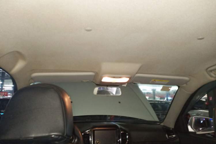 Used Land X8 2017 2.0T Diesel 4x2 Luxury Edition