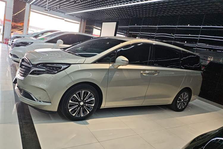 Used Buick GL8 2022 ES Land Cruiser 653T Luxury Model
