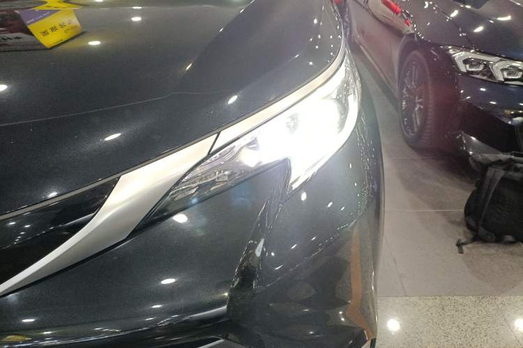 Used Toyota SIENNA 2023 2.5L Hybrid Deluxe Edition
