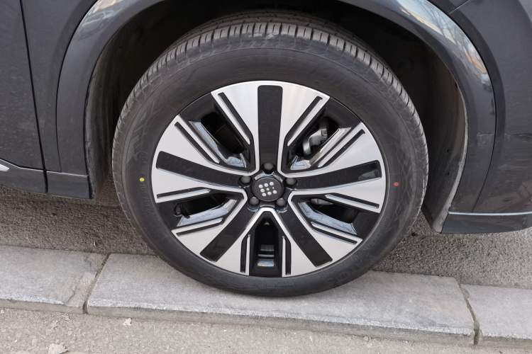 Used Landian E5 PLUS 2026 Model 165km Long-Range First-Adoption Version Ultra 5-seater
