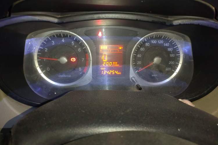 Used Venucia R50 2013 1.6L Manual Luxury Edition