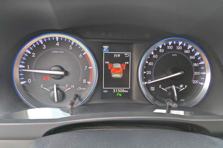 Used Toyota Highlander 2018 2.0T Four-Wheel Drive Luxury Edition 7 Seats China V Emission Standard