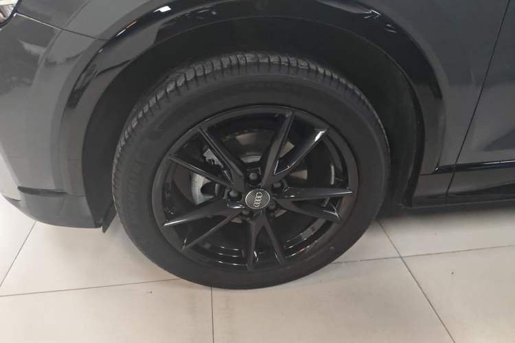 Used Audi Q2L 2021 35 TFSI Progressive Dynamic Edition
