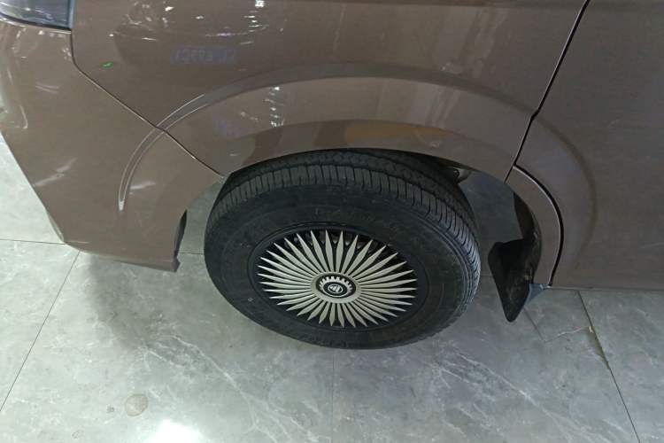 Used Foton Scenic G5 2023 2.0L Gasoline Commercial Version Passenger Van 7/9 Seats Model 1TZS