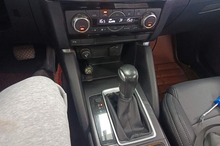 Used Mazda CX-5 2015 2.0L Automatic Two-Wheel Drive Urban Version
