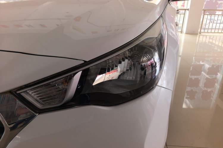 Used Hyundai Verna (new generation) 2016 1.4L Automatic Cool Edition GLS Left Front Headlight