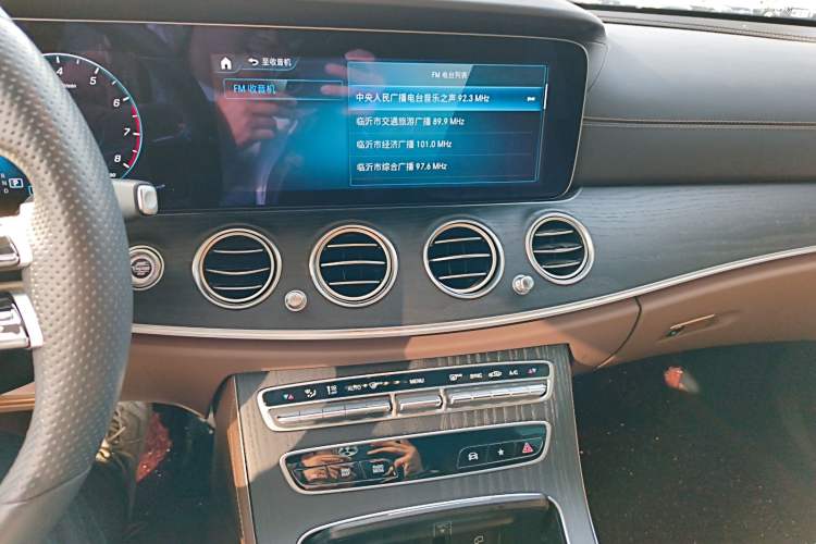 Used Mercedes-Benz E-Class 2022 Revised Version E 300 L Sport Luxury Edition Audio And AC Panel