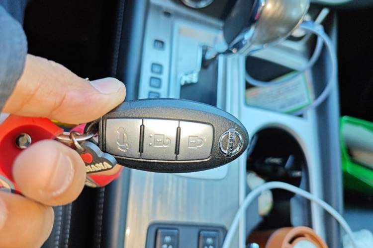 Used Nissan Murano 2019 2.5L XL Two-Wheel Drive Smart Connect Luxury Edition China VI Standard Vehicle Key