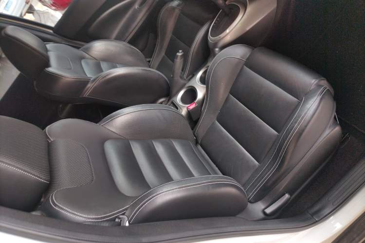 Used Infiniti ESQ 2014 1.6L Luxury Edition Right Front Seat