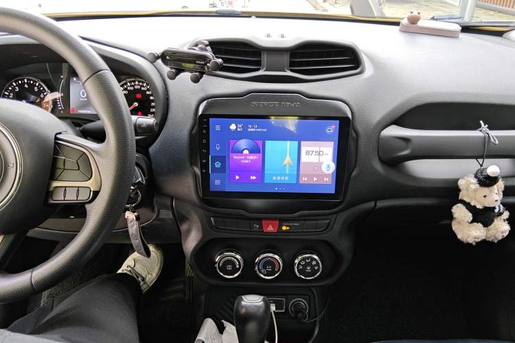 Used Jeep Renegade 2017 180T Automatic High-Energy Version Audio And AC Panel