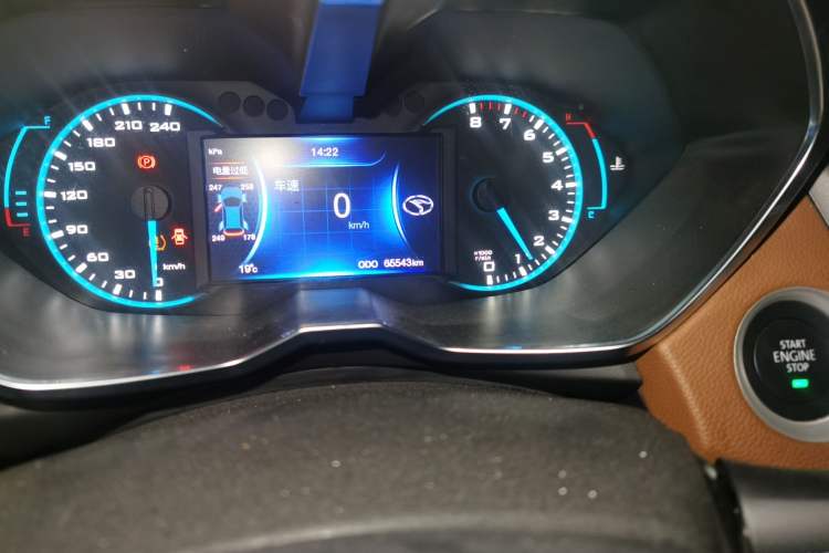 Used Soueast DX7 2017 1.5T Manual Luxury Model Odometer Close Up