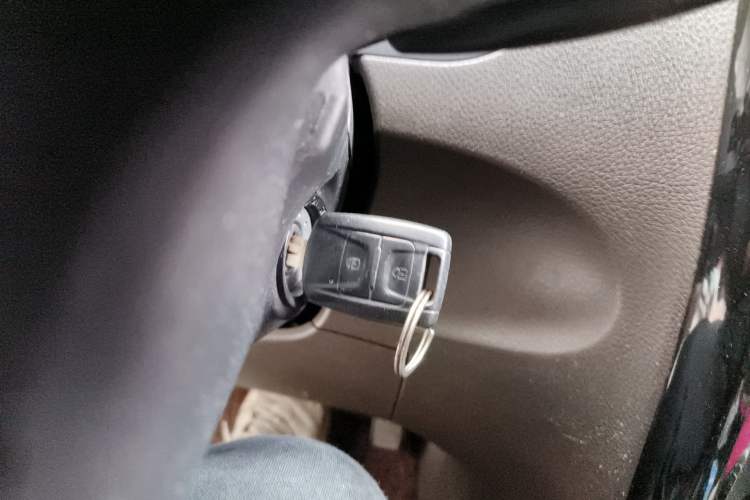 Used Wuling Rongguang V 2016 1.5L Standard Version Vehicle Key