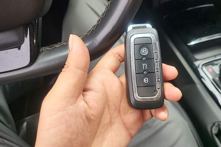 Used Qoros 3 2015 Sedan 1.6T Automatic ZhiZhen Enhanced Model