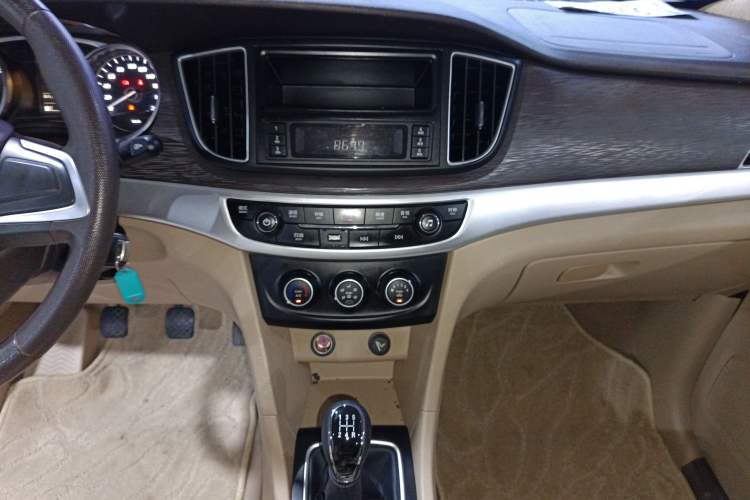 Used Baojun 730 2016 1.5L Manual Value Edition 7 Seats China V Emission Standard
