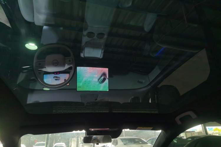 Used Nissan N7 2025 625 Max Headliner