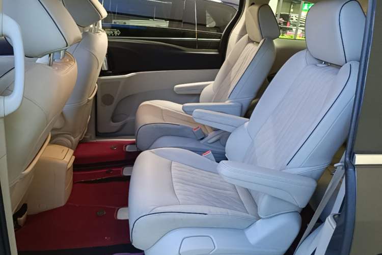 Used Buick GL8 2022 Land Business Class 652T Luxury Model