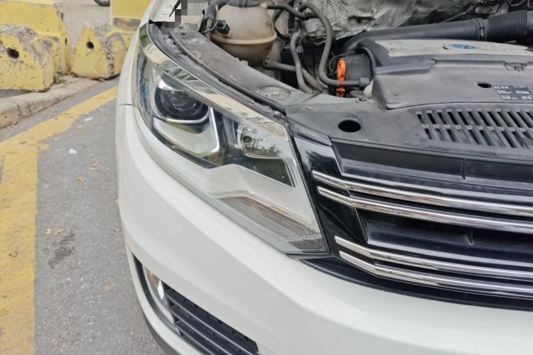 Used Volkswagen Tiguan 2015 1.8TSI Automatic Two-Wheel Drive Luxury Model Right Front Headlight