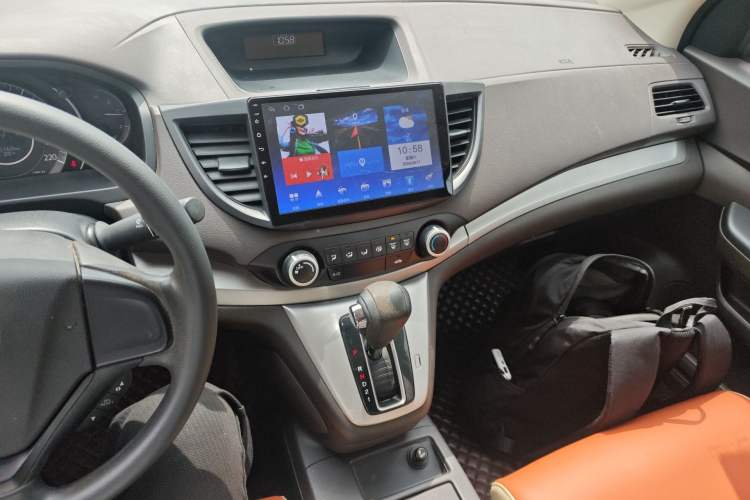 Used Honda CR-V 2012 2.0L two-wheel drive urban version Audio And AC Panel