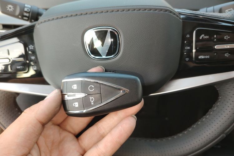 Used Changan UNI-K iDD 2024 Chuzhi iDD 1.5T 135km Smart & Fun Model
