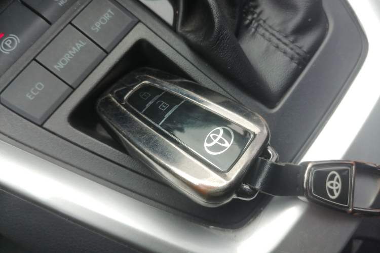 Used Toyota Wildlander 2022 2.0L CVT Two-Wheel Drive Luxury PLUS Edition