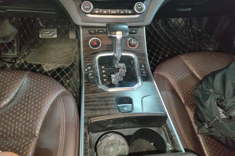 Used Land X7 2015 2.0T Panoramic Prestige Edition