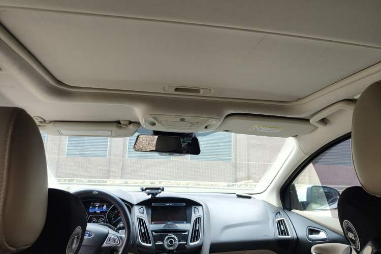 Used Ford Focus 2015 Sedan EcoBoost 180 Automatic Flagship Model
