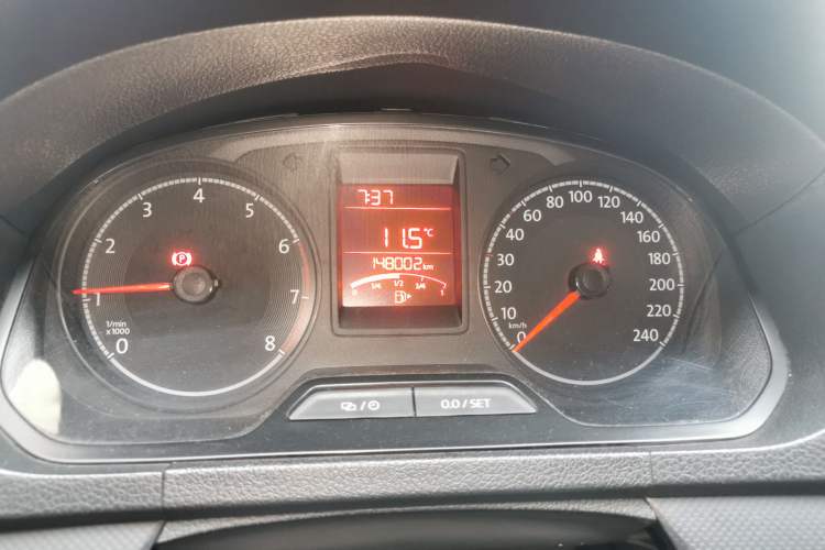 Used Volkswagen Jetta 2017 1.5L Manual Fashion Edition Odometer Close Up