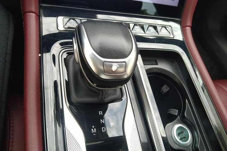 Used Hongqi H5 2024 2.0T Automatic Smart Connect Flagship Edition