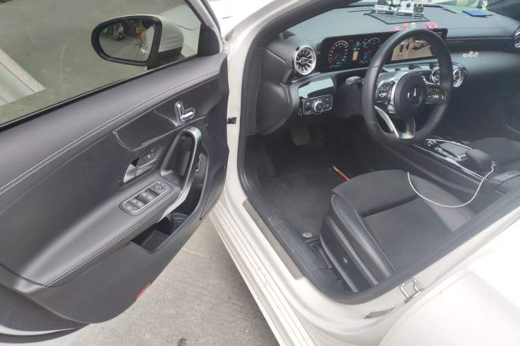 Used Mercedes-Benz A-Class 2022 Revised Version A 200 L Sport Sedan Fashionable Style