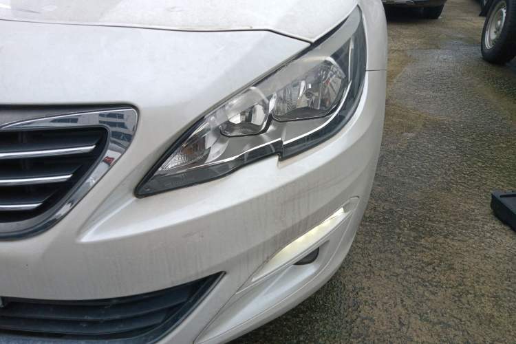 Used Peugeot 408 2015 1.2T Automatic Luxury Edition Left Front Headlight