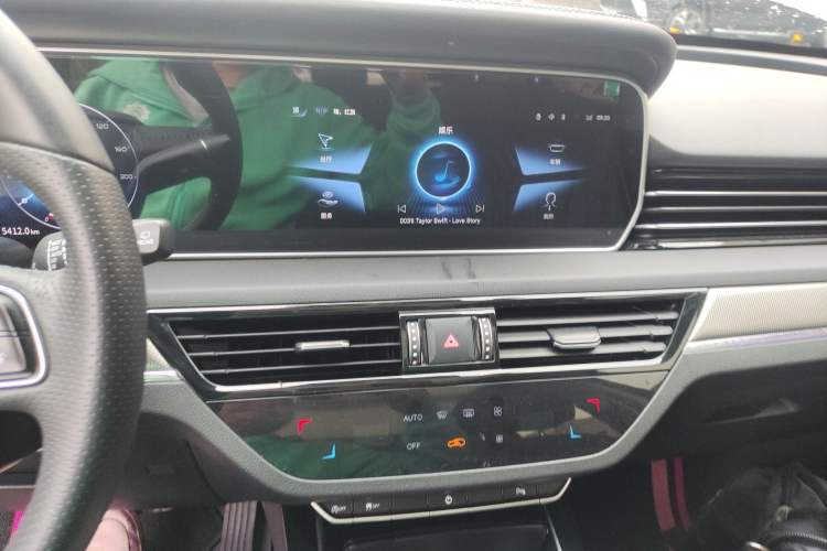 Used Hongqi HS5 2022 2.0T Smart Connect Flagship Enjoyment Purchase Edition Audio And AC Panel