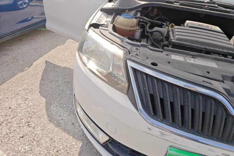 Used Skoda Rapid 2013 1.6L Manual Smart Selection Model