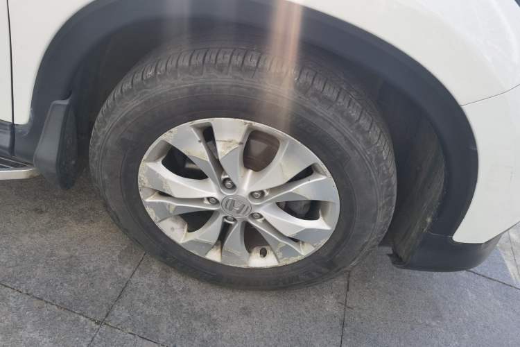 Used Honda CR-V 2012 2.4L four-wheel drive luxury version Right Front Wheel Hub