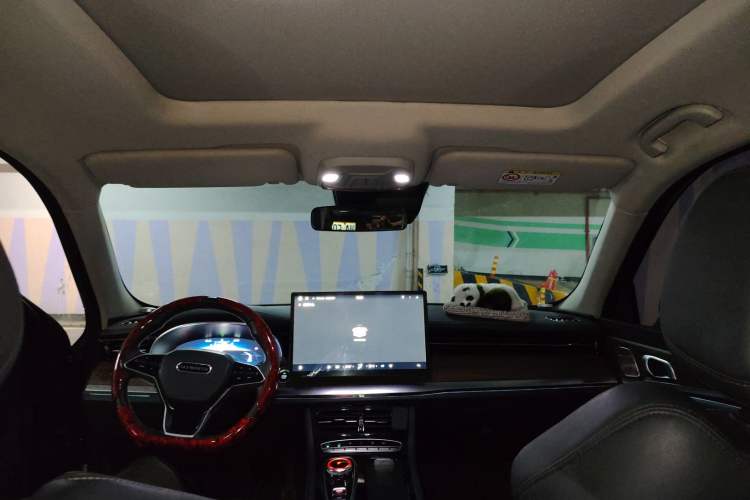 Used Skyworth HT-i 2023 1.5L PHEV 115KM ZhiLong Version