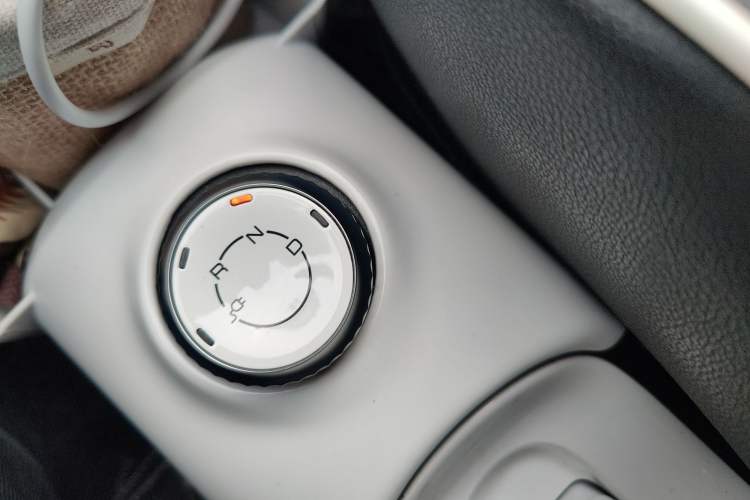 Used Wuling Hongguang MINIEV 2024 3rd Generation 215km Advanced Version
