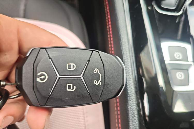 Used Lynk & Co 02 2018 1.5T DCT Two-Wheel Drive Pro Version China V Emission Standard Vehicle Key