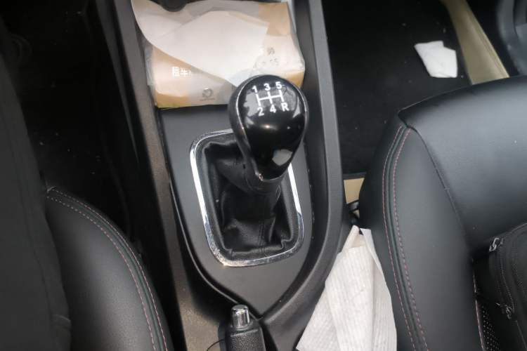 Used CHANGAN CS35 2016 1.6L Manual Luxury Model China V Standard