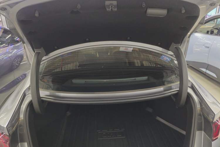 Used BYD Qin L 2024 DM-i 120KM Leading Model Trunk