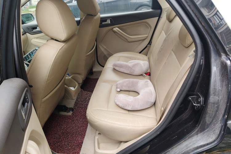 Used Ford Focus 2013 Sedan Classic 1.8L Manual Base Model
