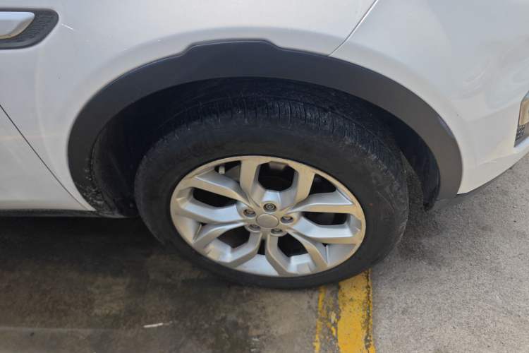 Used Land Rover Discovery Sport 2016 2.0T HSE Right Front Wheel Hub