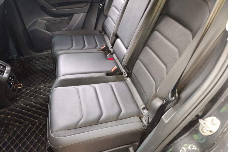 Used Volkswagen Tayron 2020 330TSI Two-Wheel Drive Luxury Smart Connectivity Version Left Rear Seat