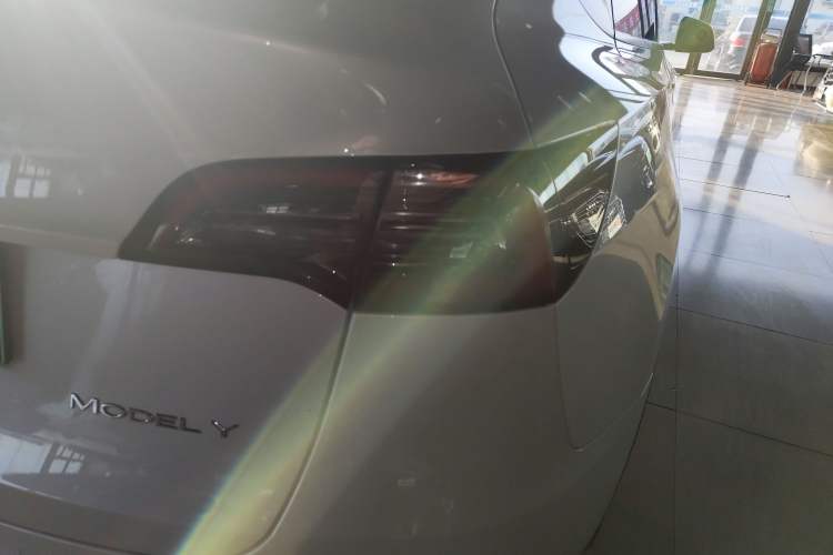 Used Tesla Model Y 2021 Standard Range Rear-Wheel Drive Version
