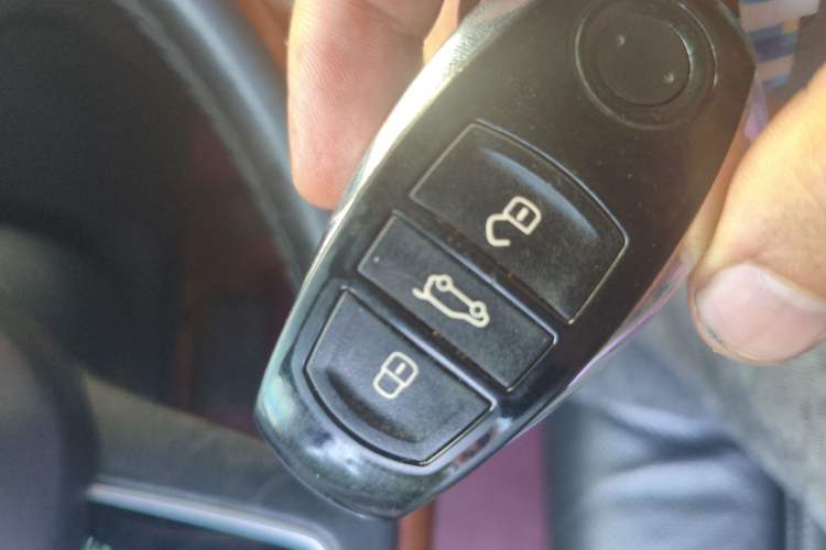 Used Volkswagen Touareg 2011 3.0 TDI Diesel Comfort Version Vehicle Key