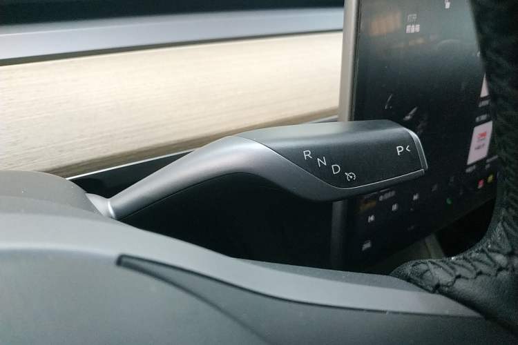 Used Tesla Model Y 2022 Revised Version Rear-Wheel Drive Gear Lever