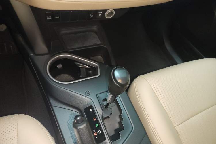 Used Toyota RAV4 2016 2.0L CVT Two-Wheel Drive Urban Edition China V Standard