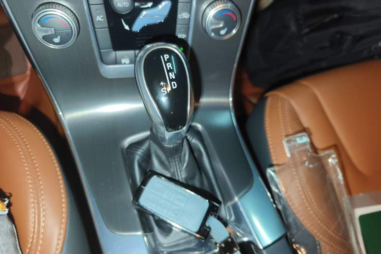 Used Volvo V60 2015 T5 Zhiya Edition